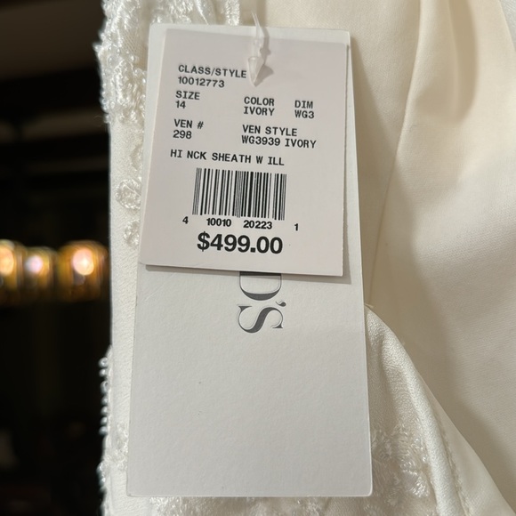 David’s Bridal Wedding Gown - Ivory size 14 - only tried on not worn or altered - Picture 14 of 14